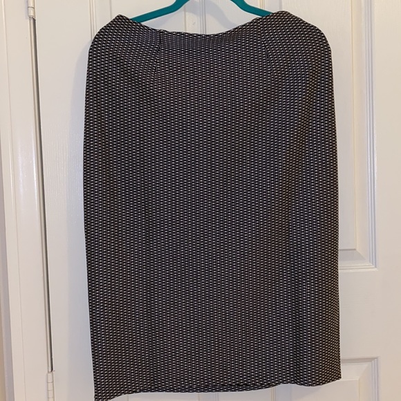 Loft Pencil Skirt - Large - Picture 3 of 5